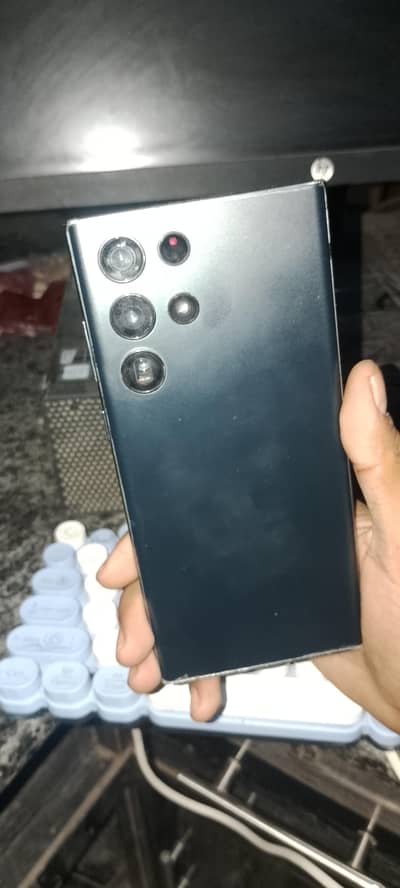 Samsung s22 ultra used non pata 10/9 conditions  (miner dot on screen)