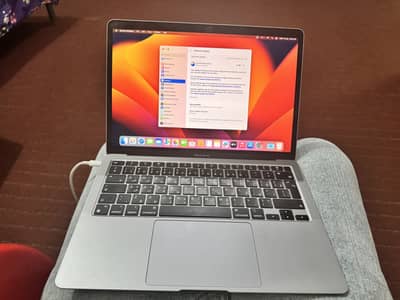 Apple Mac book M1 Air 8gb 256gb 10/10 for sell