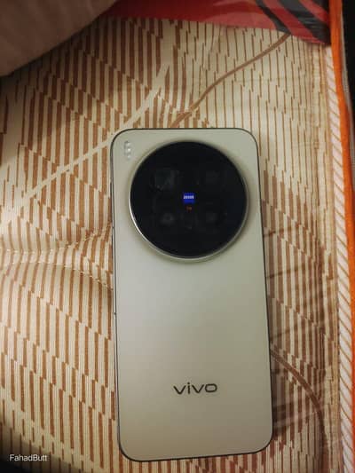 Vivo X300pro 11months Warrenty urgently for sale