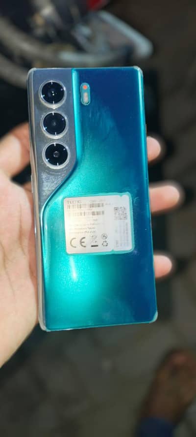 Tecno Camon 40 pro 8+8gb 256gb