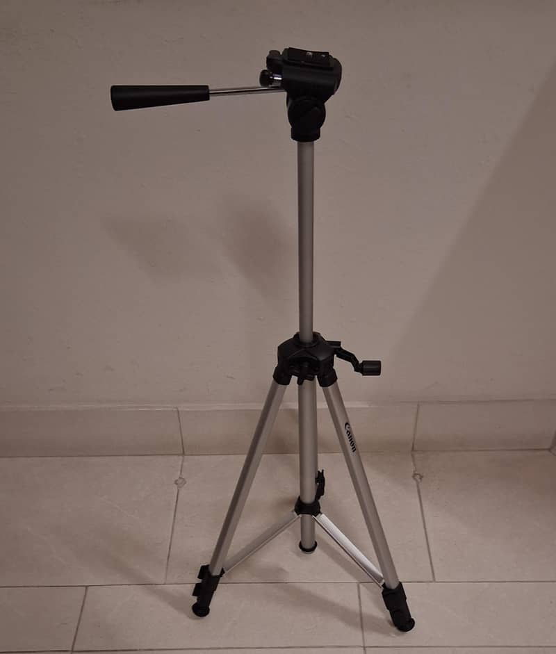 Tripod stand, 0