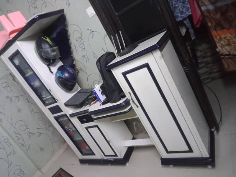 cupboard with computer space 1