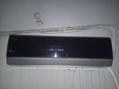 Gree 1.5 Ton Inverter AC for Sale – Excellent Cooling