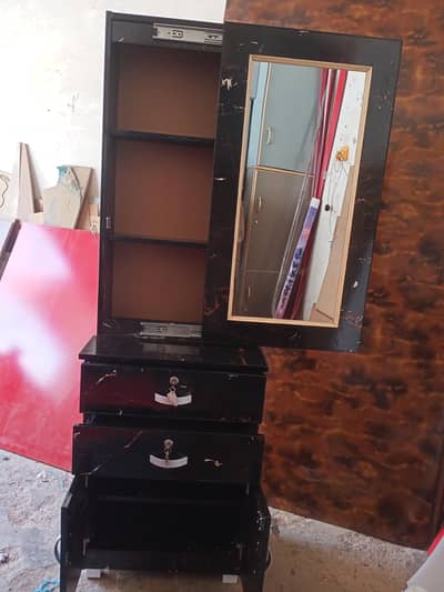 dressing table space saving with drawers