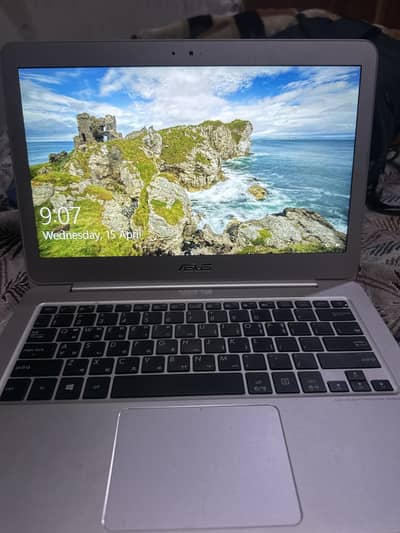 ASUS Laptop (ITQI27U)