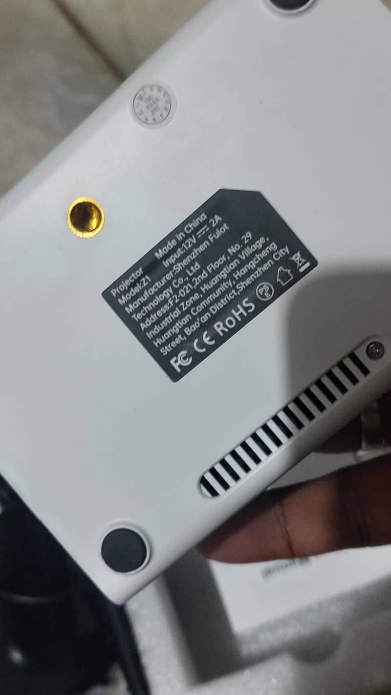 Z1 mini projector 1