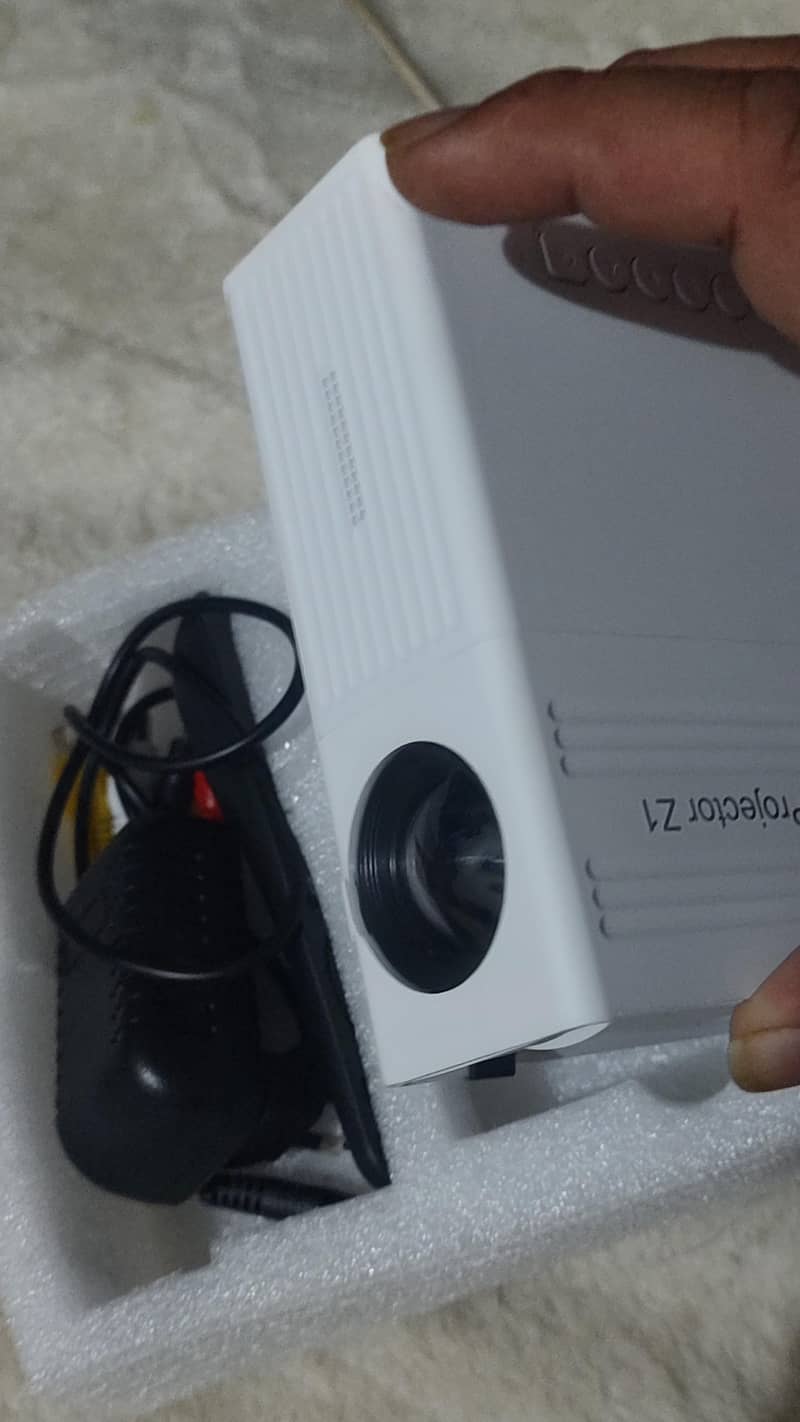 Z1 mini projector 4