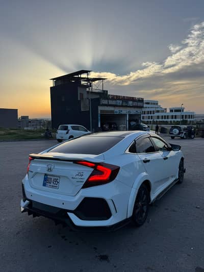 Honda Civic X (2018)