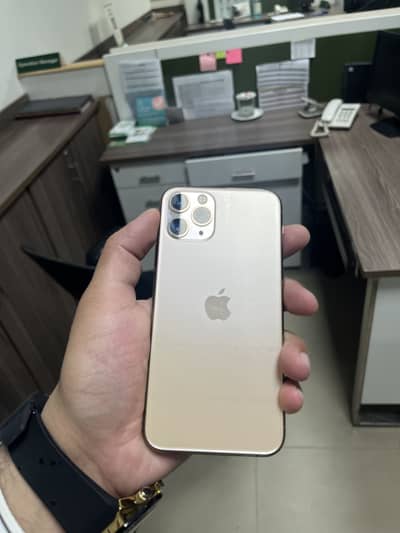 IPHONE 11 PRO GOLDEN COLOUR URGENT SALE