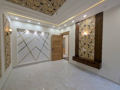 10 MARLA Brand New Luxury Ultra Modern Style Stylish House For Sale In Iqbal Town Lahore.