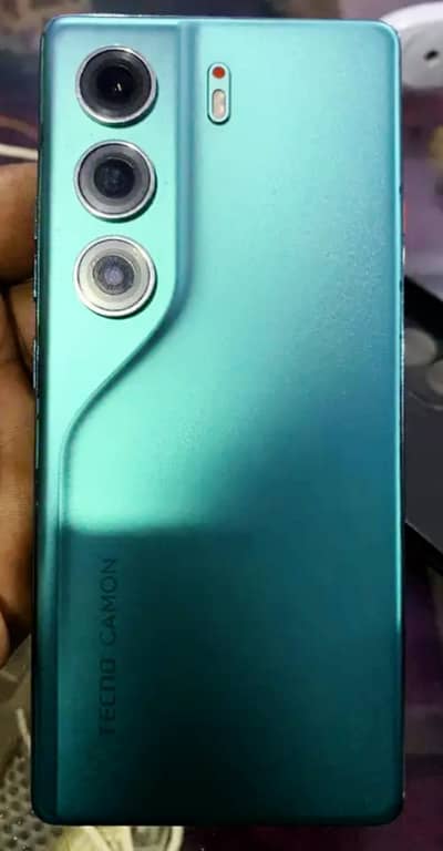 16/256 10/10 condition all ok  charger ha sath box Dubai ha