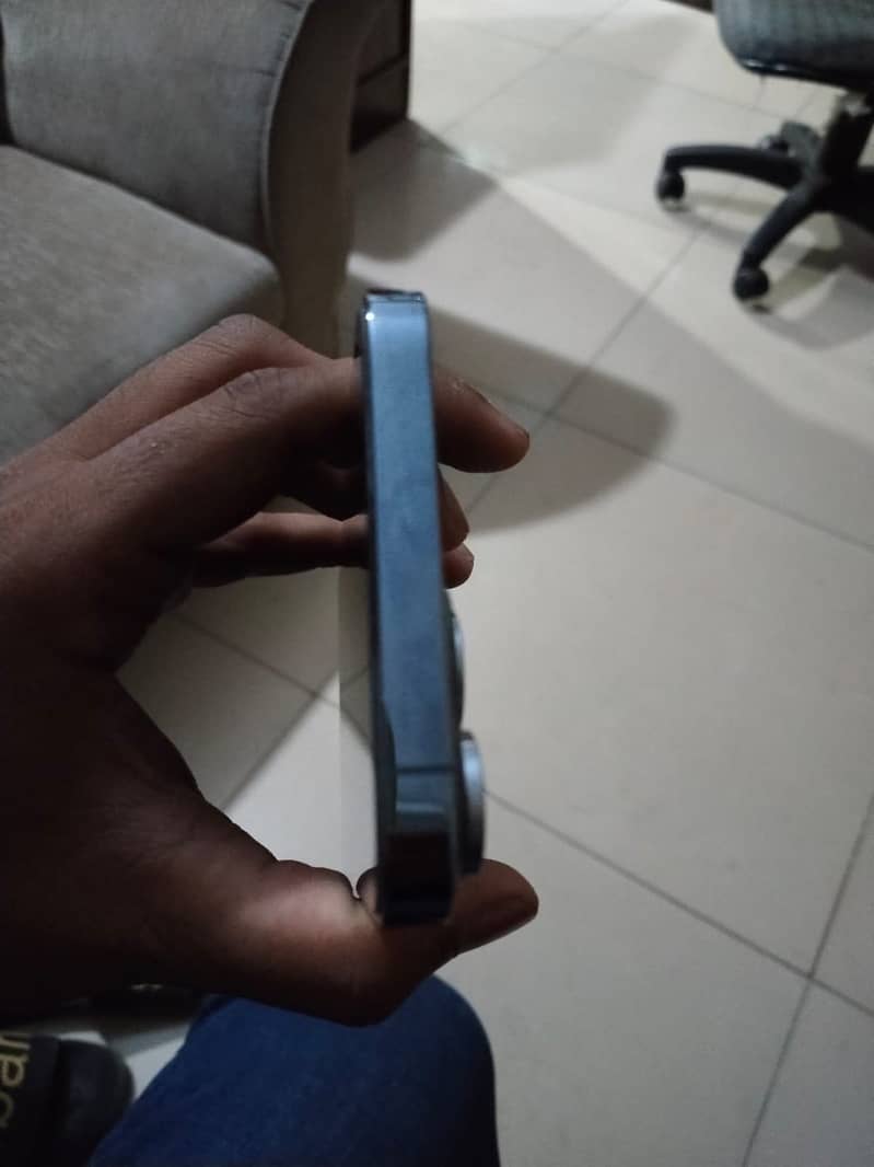 iPhone 0