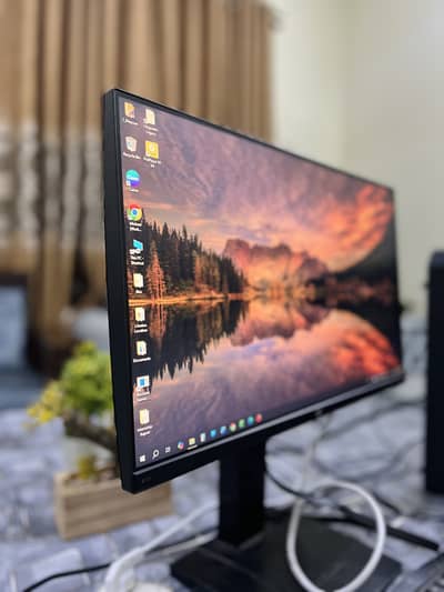HP Z23n G2 23" IPS Display | Zero Bezel | Pro Series (Short & punchy)
