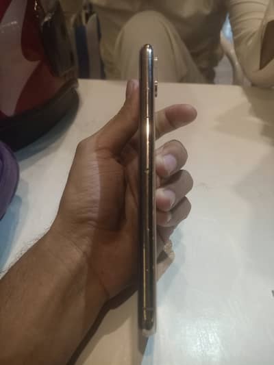 Apple iPhone XS Max watsapp contact 03191986995