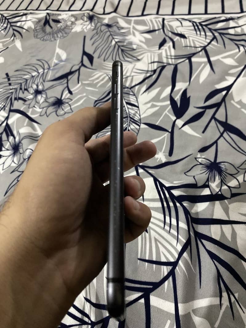 Apple Iphone 8 Plus 1