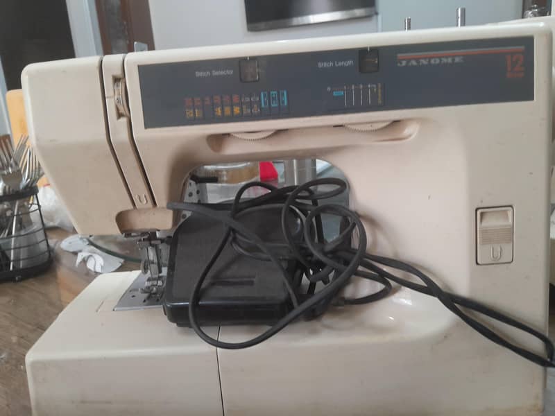 Singer sewing machine 1