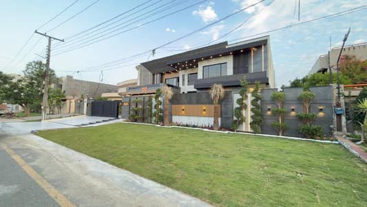 Luxurious 2 Kanal Designer House For Sale - Valencia Town 80 Feet Roads 6 Cinema Hall Swimming Pool
