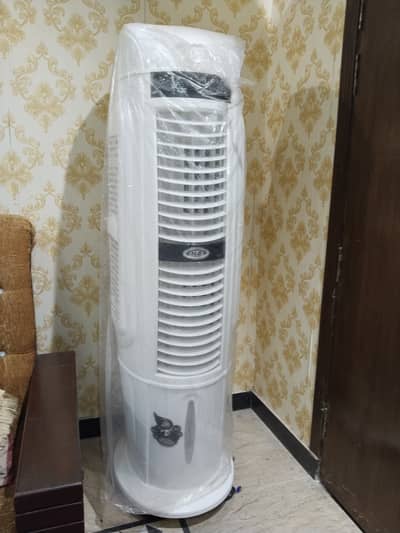 Air cooler with plastic body