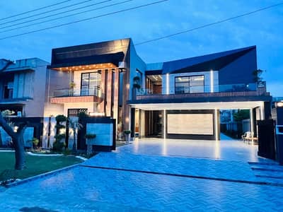 Ultra-Luxury 2 Kanal Park-Facing Mansion Valencia Town, Lahore