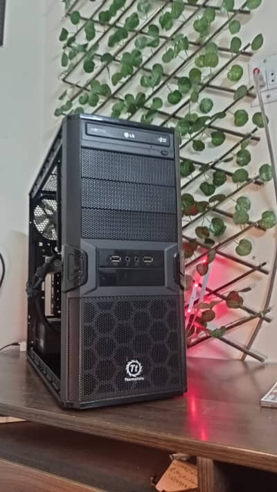 i7 3770 16 GB RAM 128gb ssd 500gb hard drive GAMING PC