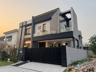 Prime Location Alert: 1 Kanal Luxury House Near Park in Lake City, Lahore!   Brand New 1 Kanal Residence with Premium Park-Proximity for Sale