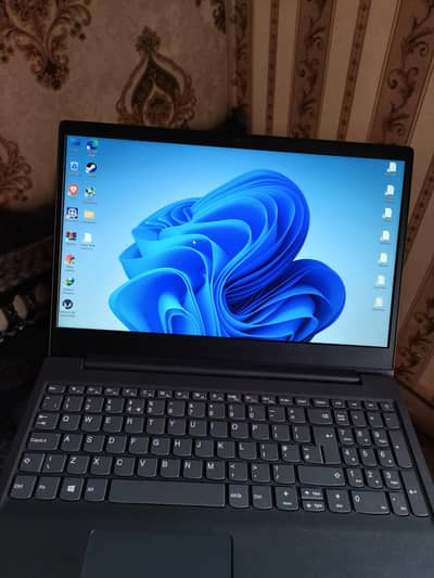 Lenovo V15 ( 8gb Ddr4 ram - 256 GEN 4 SSD(5X )