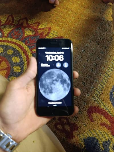 Urgent sale iphone se 3 generation