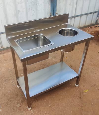 Breading table 2x3 -// 15,000 argent sale  03-04-4-1-9-0-8-2-6