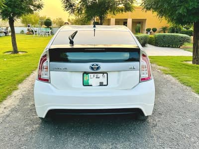 Toyota Prius 1.8 Full Option