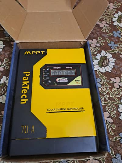 MPPT soler charge controller 1 year used ( +92 308 3053044 )