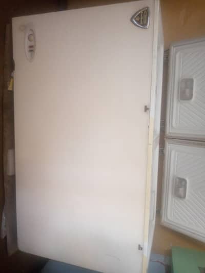 Dawlance deep freezer for sale