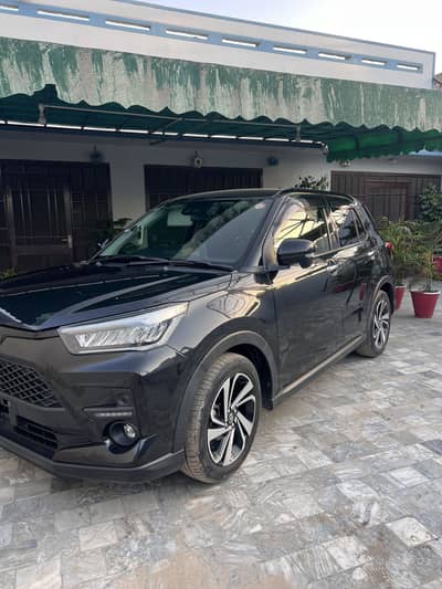 Toyota Raize Z Package 2020/2025 – Grade 5A – 33,000 KM – Pearl Black