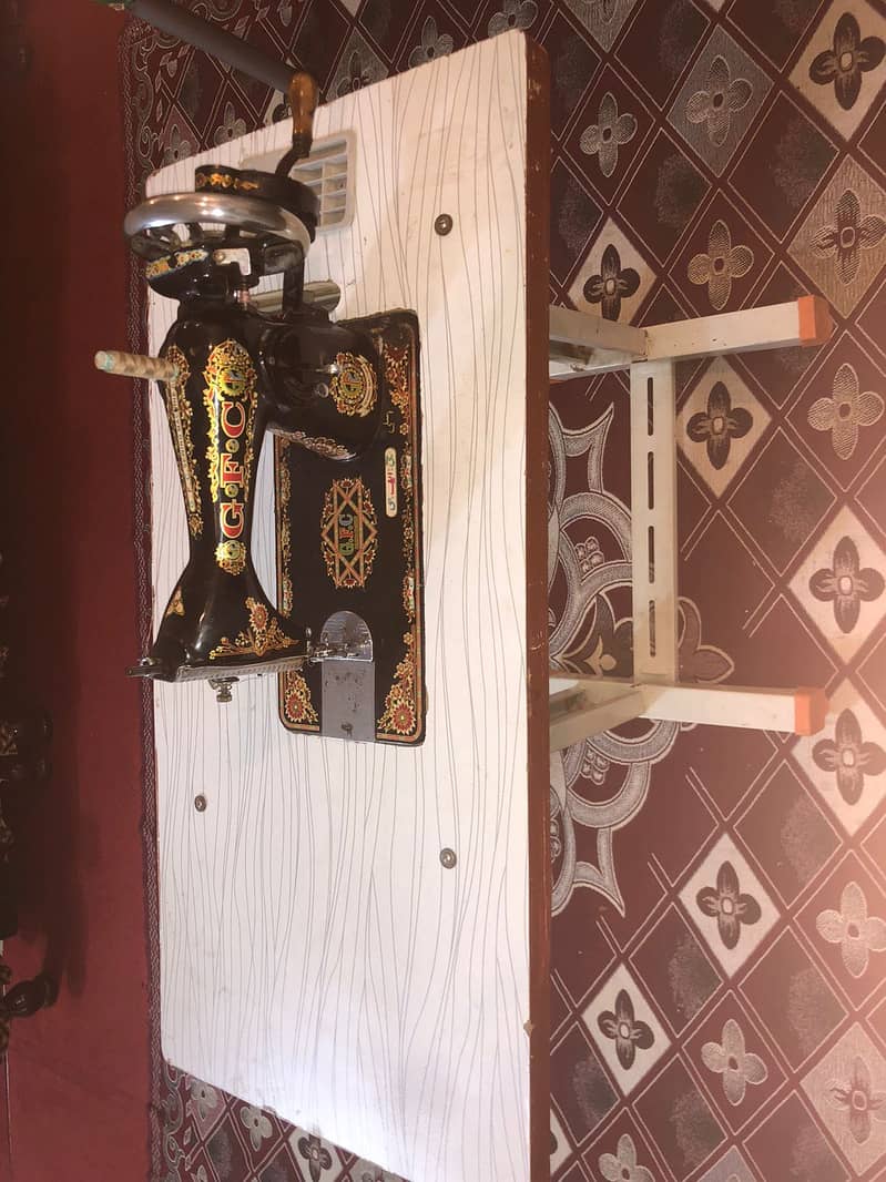 Sewing machine stand 0