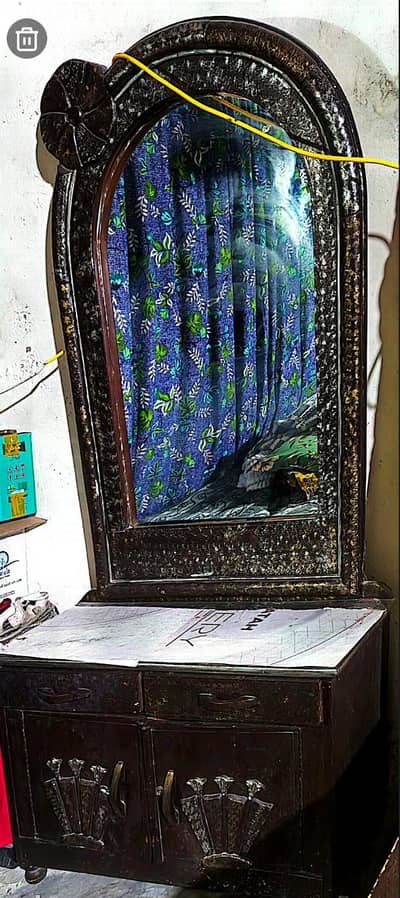 bed/ metress/ showcase/ singar mez/ saif almari