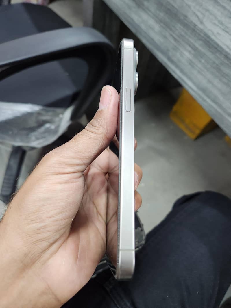 Iphone 15 pro max cloud locked 1