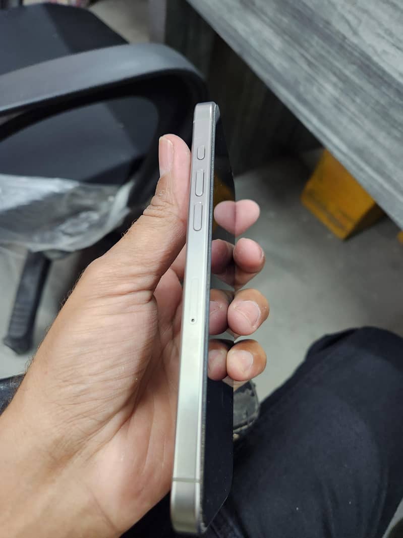 Iphone 15 pro max cloud locked 2