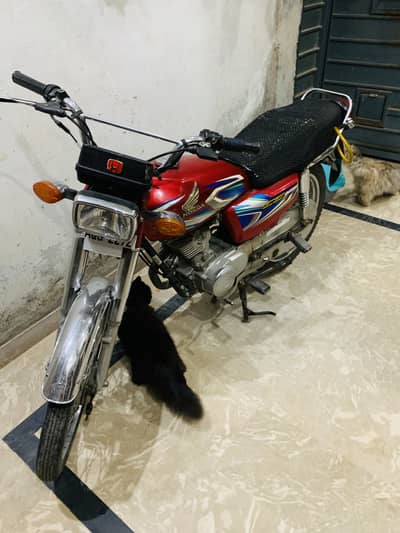 Honda CG 125 2023 – Lahore Registered | Excellent Condition