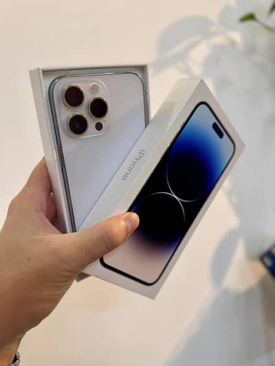 i Phone 8plus, 11,12,13,14,15 pro max on instalment Whatsap 3260768968