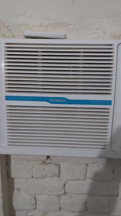 1 years used Invertor AC