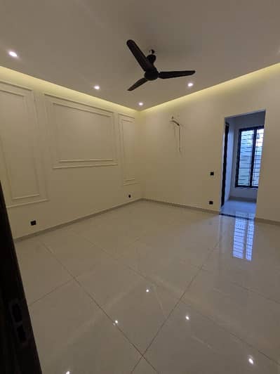 GULBERG RESIDENCIA 10 Marla FULL HOUSE