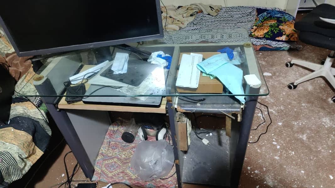 Glass Office Computer Table 1