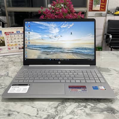 HP 15S FQ2505TU i5-1135G7 4.2ghz 8GB 512G WIN11
