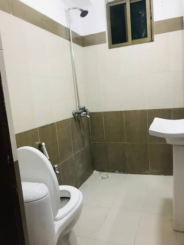 2 Bed Flat 1st Floor E11/4 1