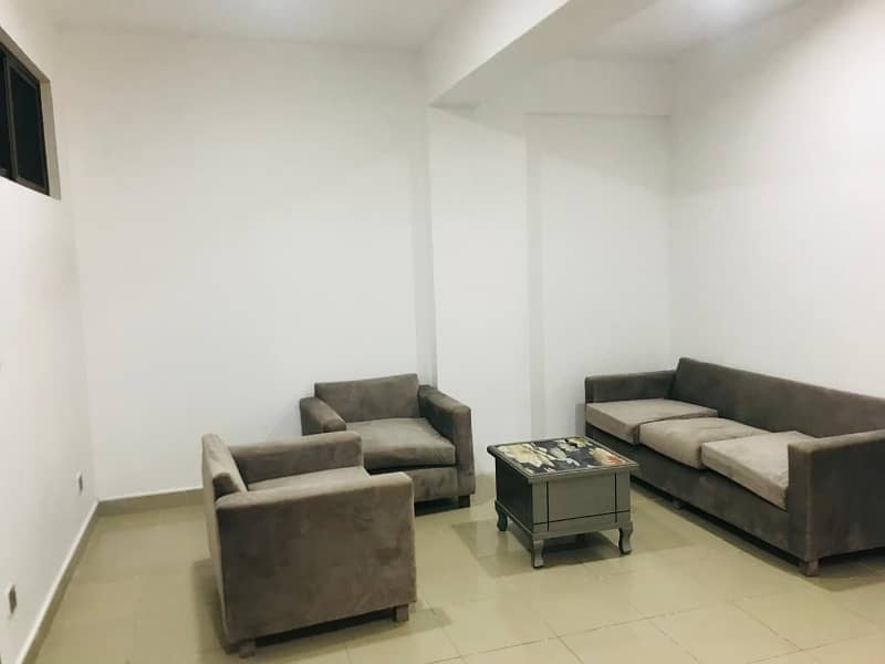 2 Bed Flat 1st Floor E11/4 3