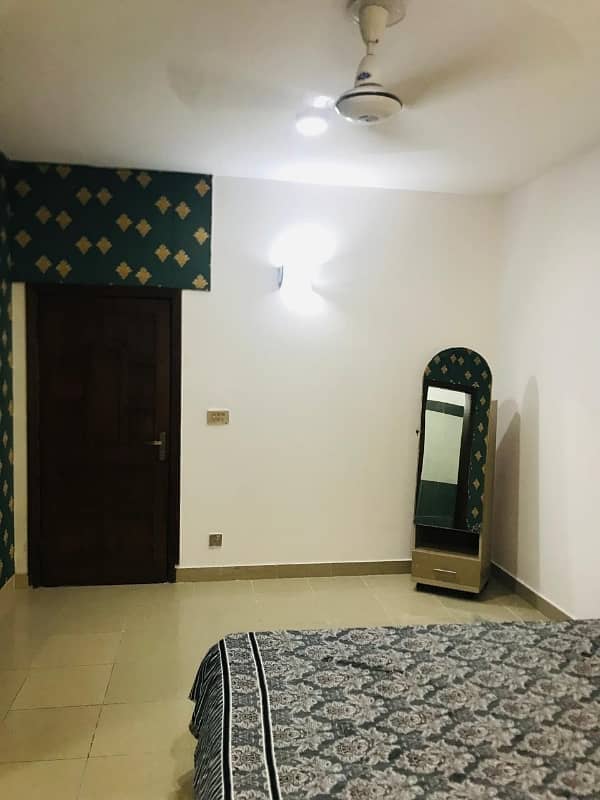 2 Bed Flat 1st Floor E11/4 8