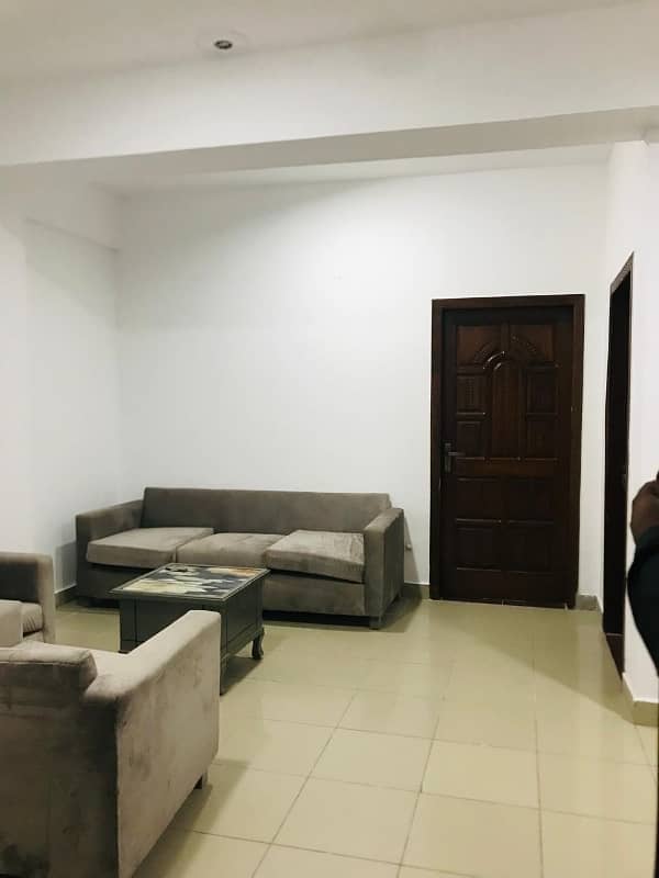 2 Bed Flat 1st Floor E11/4 9