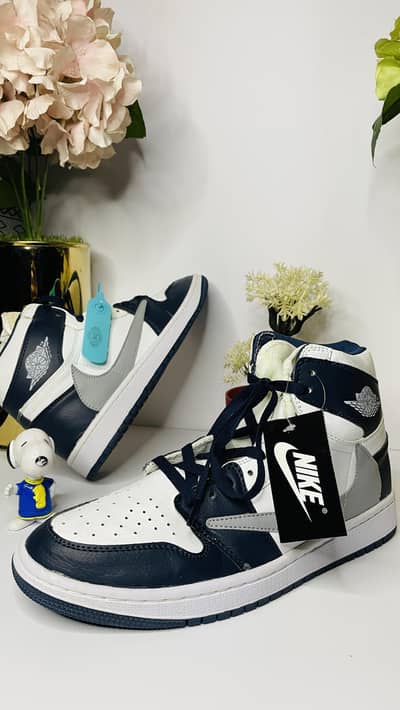Air Jordan 1 Retro High - Midnight Navy / White / Grey