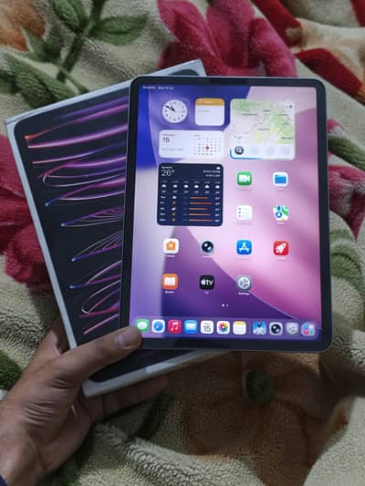 iPad Pro M2 128GB PUBG 120FPS With Original Box Charger No Open Repair