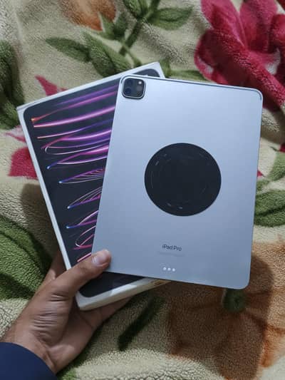 iPad Pro M2 128GB PUBG 120FPS With Original Box Charger No Open Repair