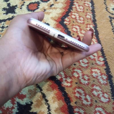 I am selling iphone 7 plus